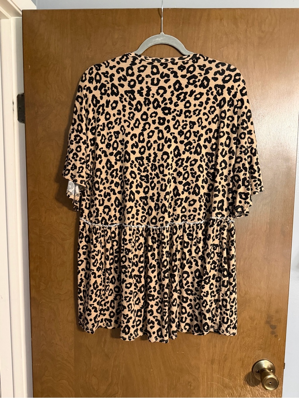 TASAMO Loose Ruffle Hem Top - Picture 4 of 5